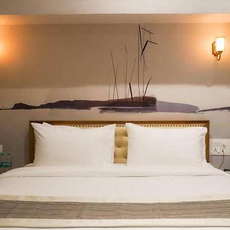 Ariena By Spree Hotels Goa Morjim Bagian luar foto
