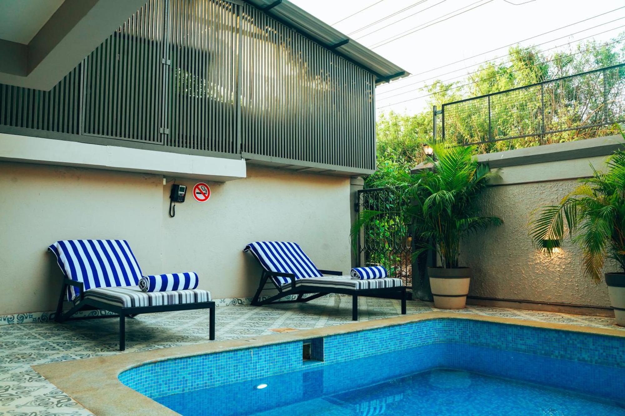 Ariena By Spree Hotels Goa Morjim Bagian luar foto