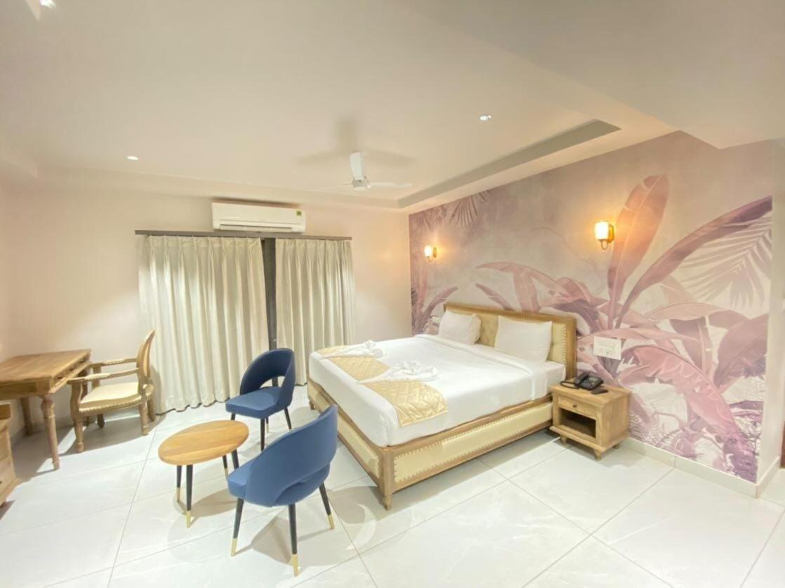 Ariena By Spree Hotels Goa Morjim Bagian luar foto