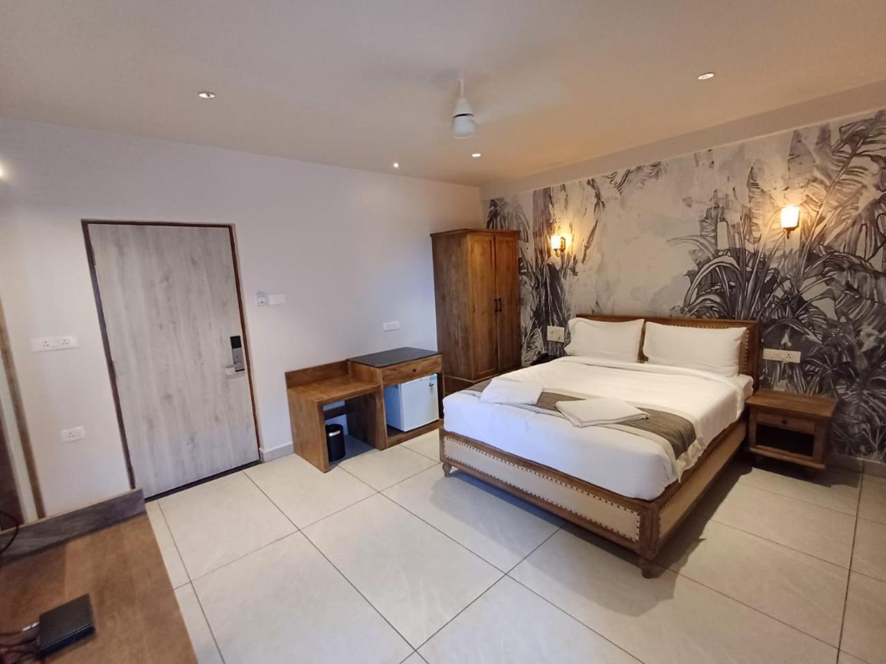 Ariena By Spree Hotels Goa Morjim Bagian luar foto