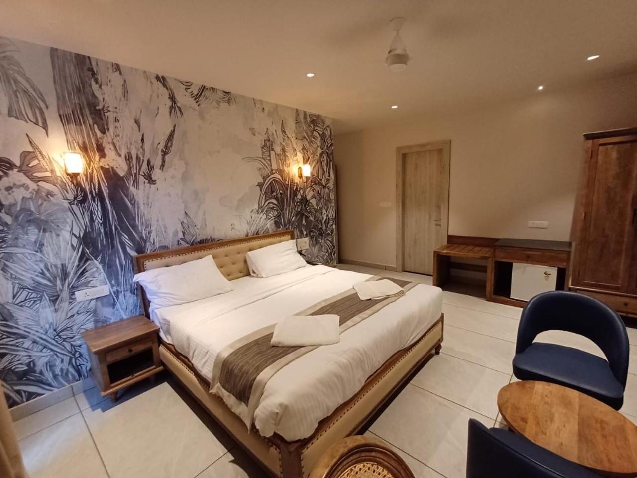 Ariena By Spree Hotels Goa Morjim Bagian luar foto
