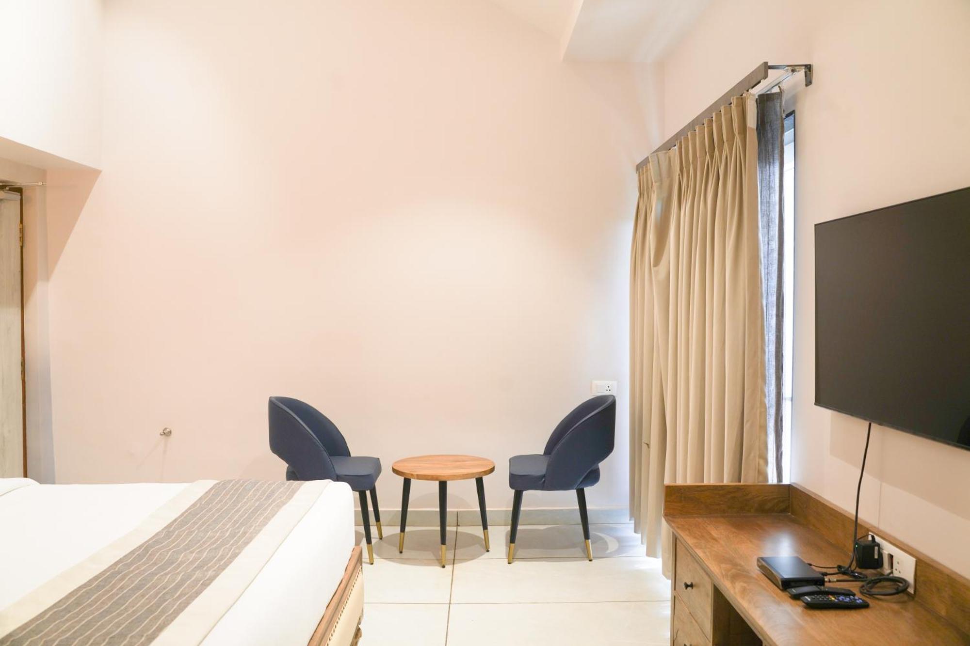 Ariena By Spree Hotels Goa Morjim Bagian luar foto