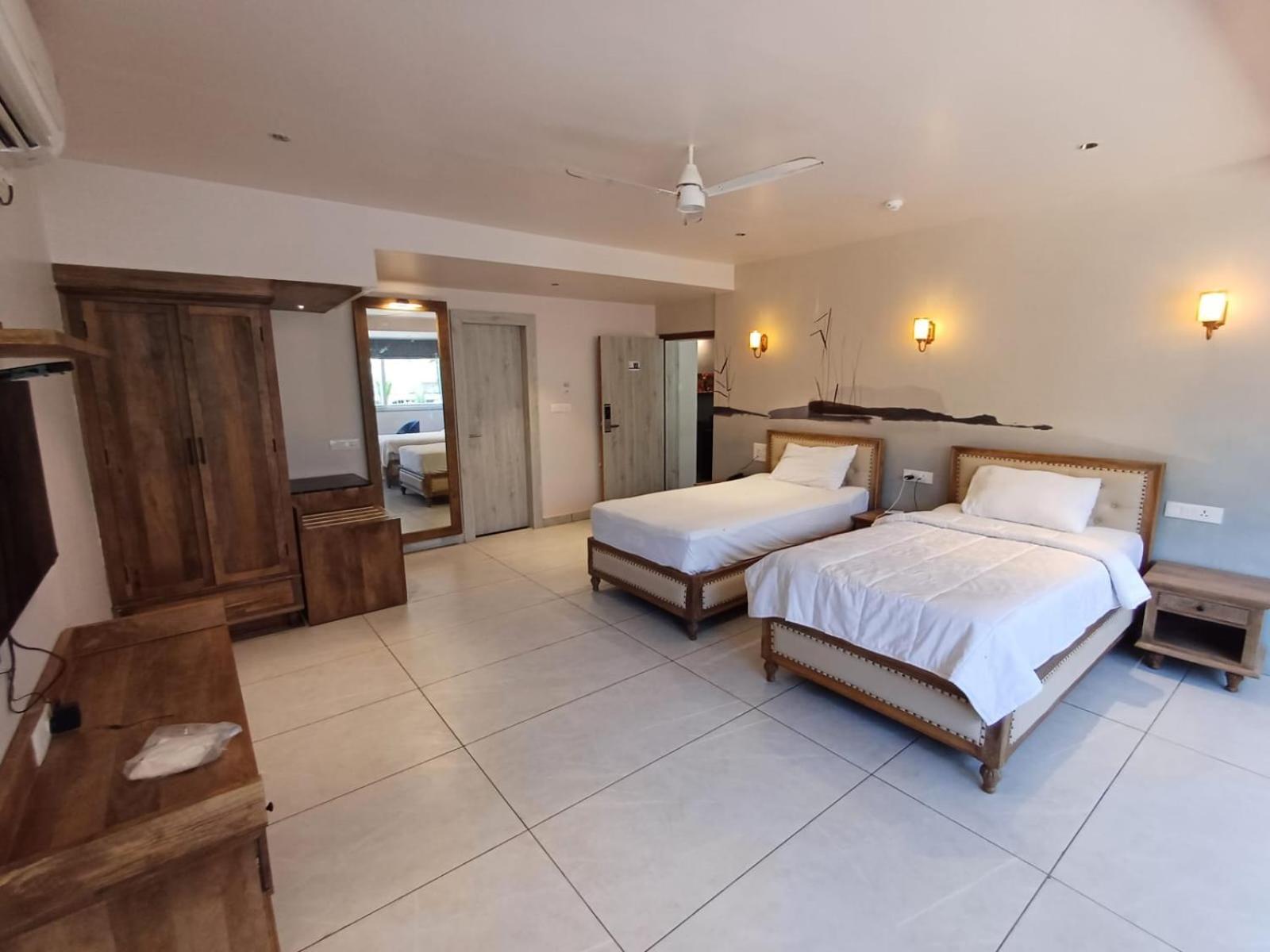 Ariena By Spree Hotels Goa Morjim Bagian luar foto