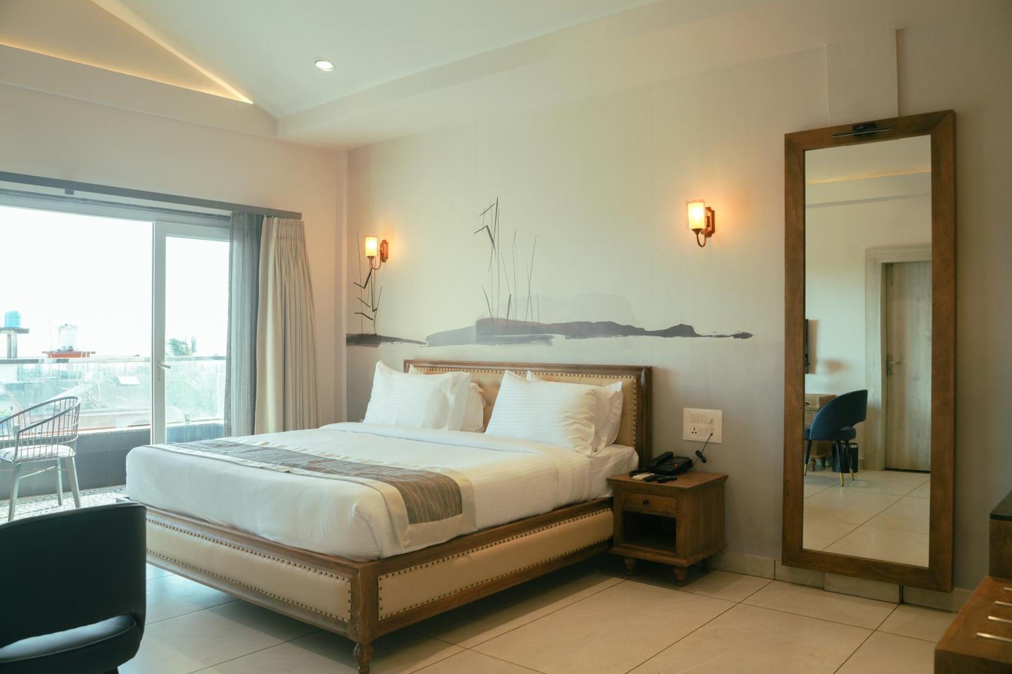 Ariena By Spree Hotels Goa Morjim Bagian luar foto